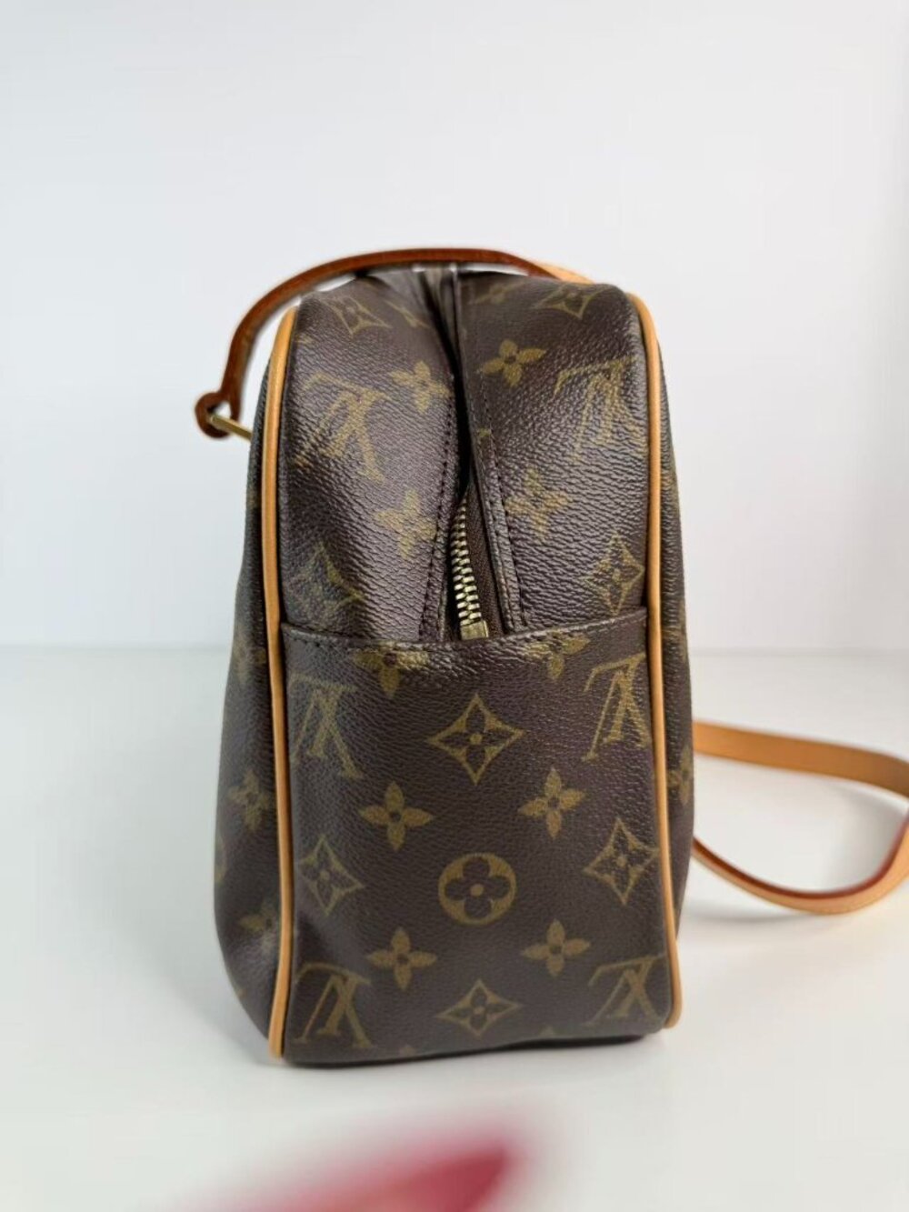 louis vuitton cite handbag monogram canvas - Picture 7 of 13